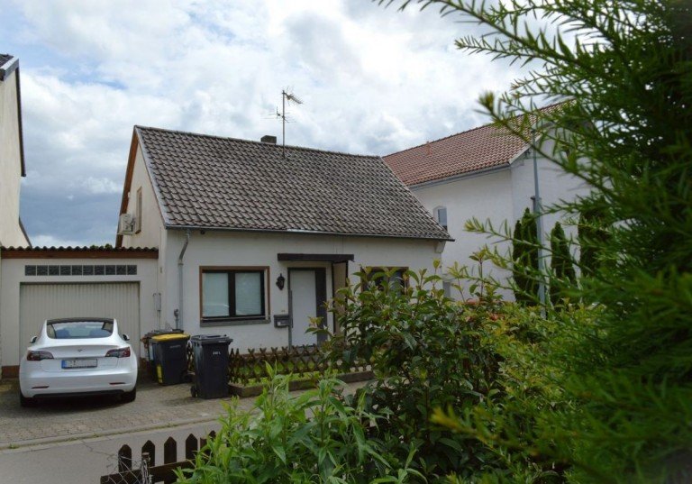 Ansicht Grolsheim Einfamilienhaus Kleines Einfamilienhaus mit Gr�n/Freizeitfl�che in ruhiger Lage