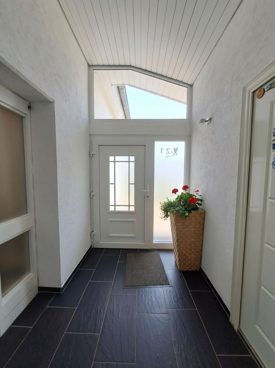 Windfang Eingangsbereich Haus Rheinb�llen