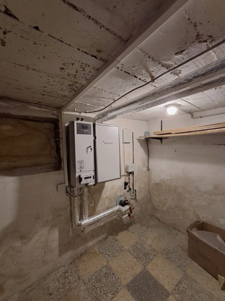 Fernw�rmeheizung Zweifamilienhaus Kappel