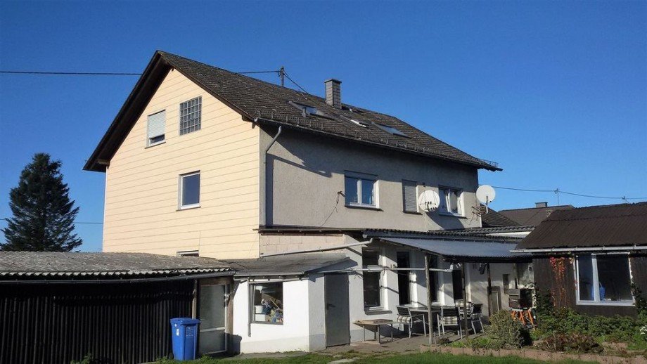 Westansicht Mehrfamilienhaus Ebschied