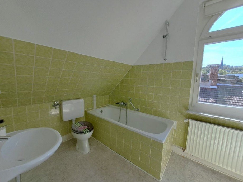 Bad Dachgeschosswohnung Wiesbaden