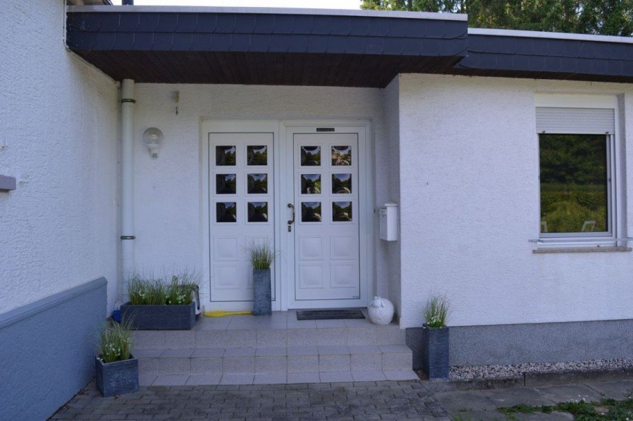 Eingang Zweifamilienhaus Laubach
