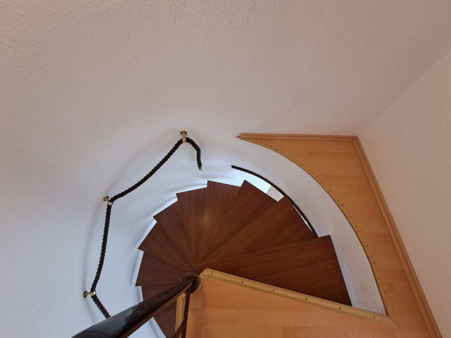 Wendeltreppe Maisonettewohnung Rheinb�llen
