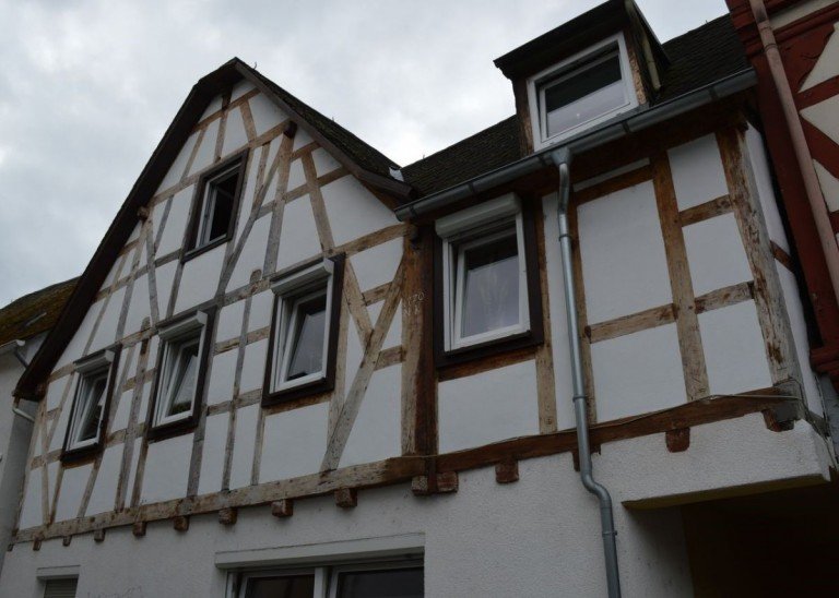Ansicht Kamp Bornhofen Mehrfamilienhaus Charmantes Mehrfamilienhaus mit drei Wohneinheiten in solidem Zustand