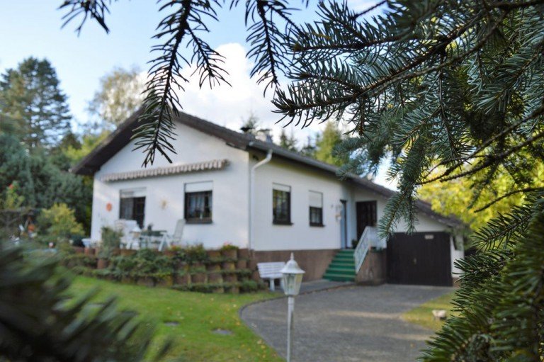 Ansicht Holzbach Einfamilienhaus Lebensraum in nat�rlicher Atmosph�re � hier finden Sie Ruhe und Natur!